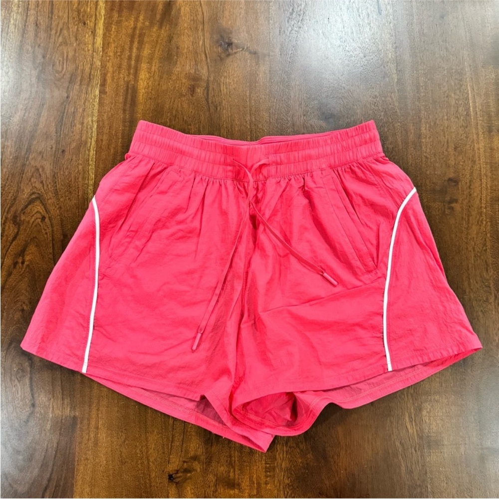 lululemon athletica license to train high rise lightweight 4” short - 6